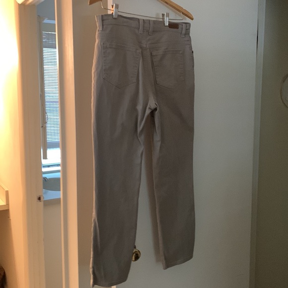 Gloria Vanderbilt Tan Jeans - Picture 2 of 4